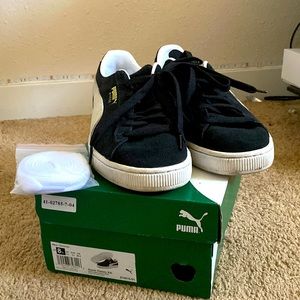 Puma (Suede Classic XXI) Black & White.Size 8.5 US